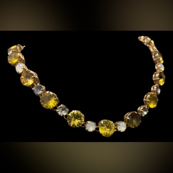 COPY - Grazaino Necklace Set With Glass Crystals in a Gold-tone Setting - Picture 2 of 11
